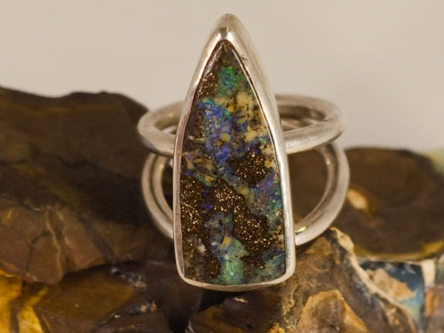 0000 — 12,4 g — T56 — Bague en opale boulder