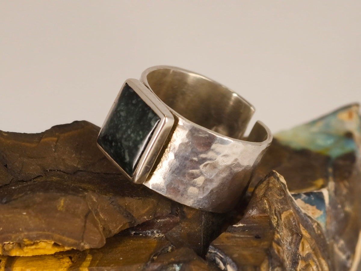 Bague jadéite du Guatemala – Taille 63 ajustable