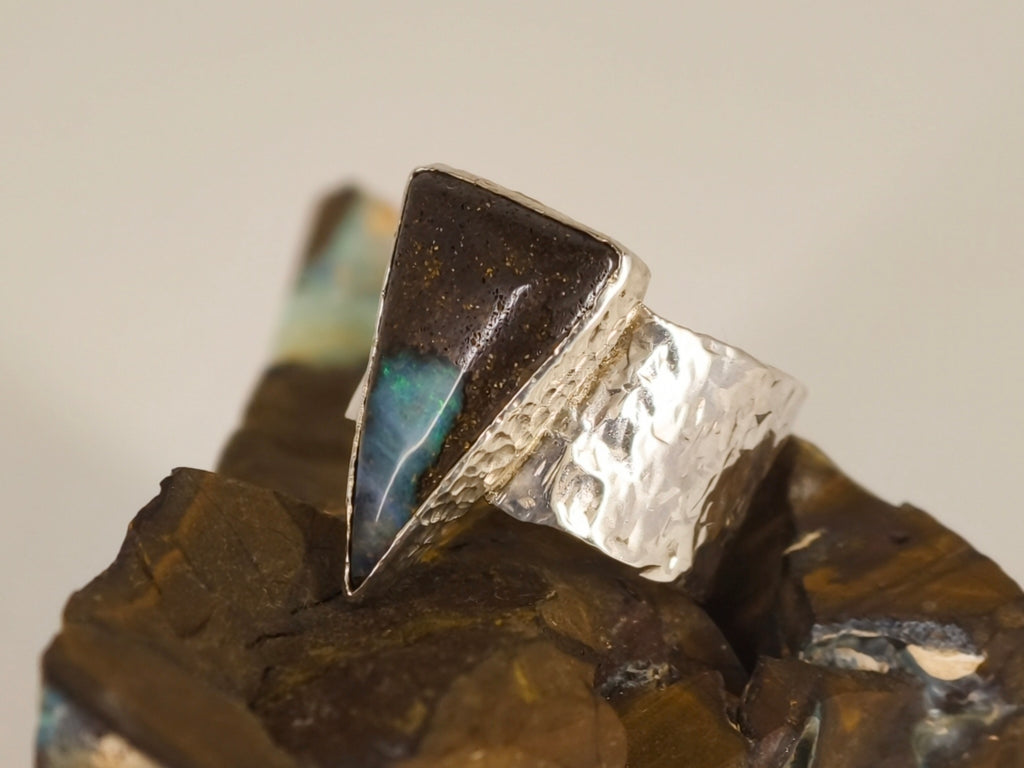 Bague opale boulder triangulaire – Taille 53 ajustable
