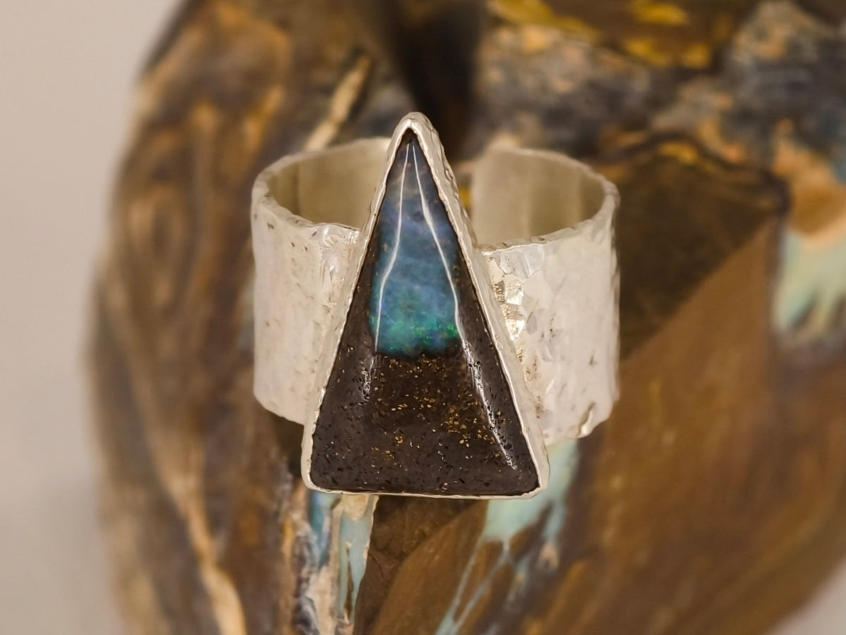 Bague opale boulder triangulaire – Taille 53 ajustable