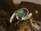 Bague opale boulder ovale en argent 925 – Taille 54 — vue complémentaire 4 de la pierre et de la monture — Tirou Bijou