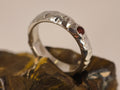 Bague en grenat — vue 1 — Tirou Bijou
