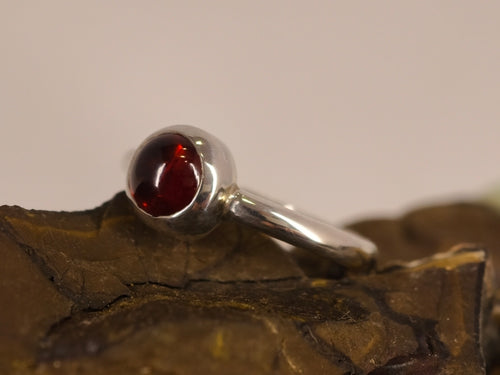Bague en grenat — vue 1 — Tirou Bijou