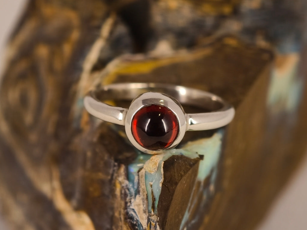 Bague en grenat — vue 3 — Tirou Bijou