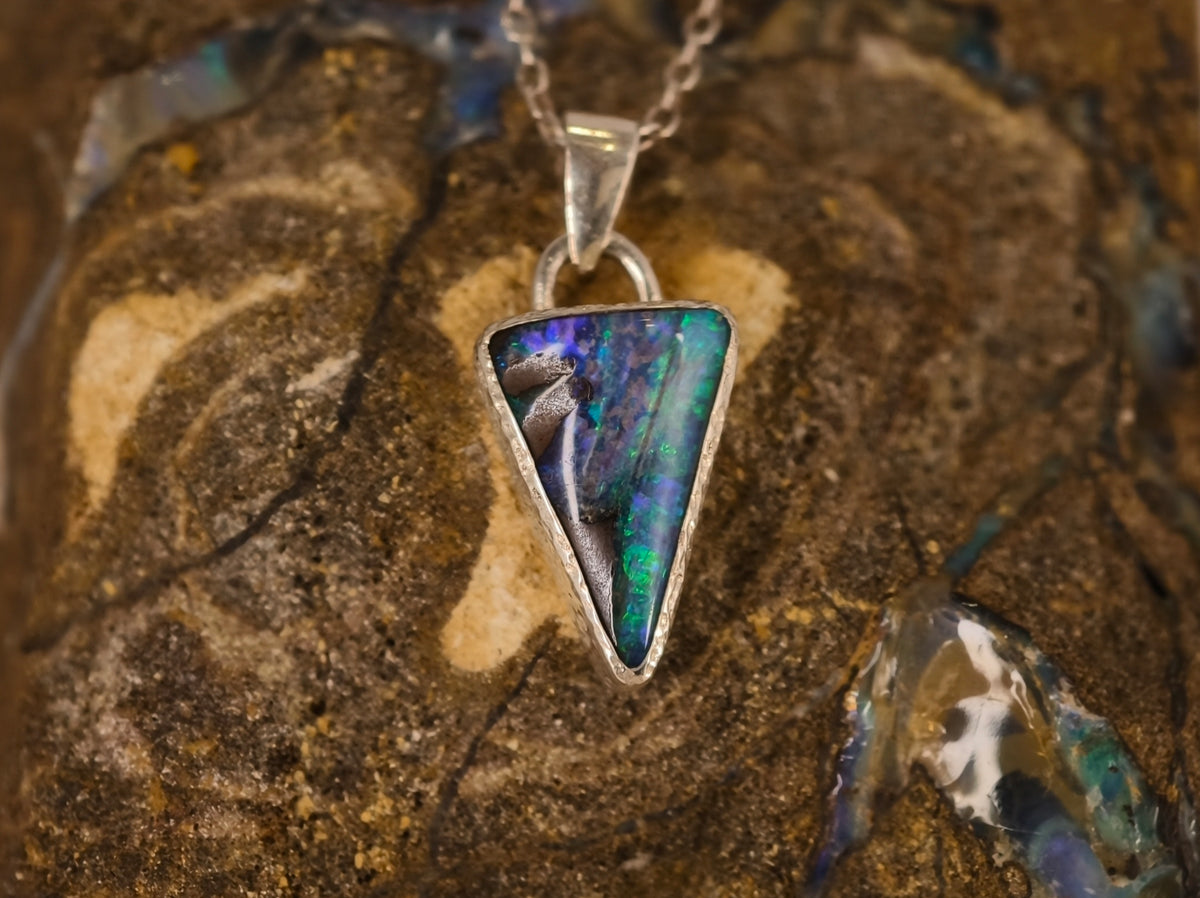Pendentif en opale boulder — vue 2 — Tirou Bijou