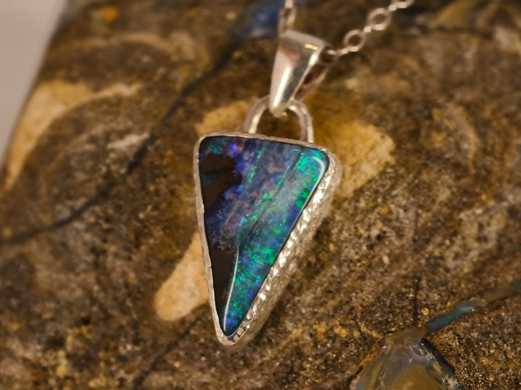 Pendentif en opale boulder — vue 5 — Tirou Bijou