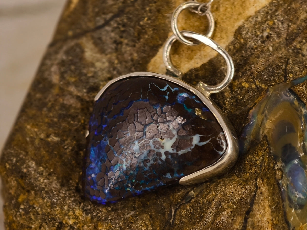 Pendentif en opale boulder — vue 2 — Tirou Bijou