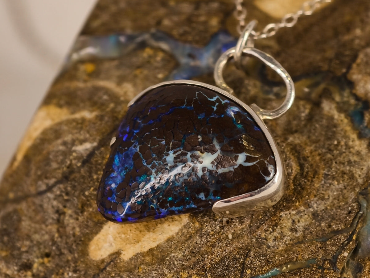 Pendentif en opale boulder — vue 6 — Tirou Bijou