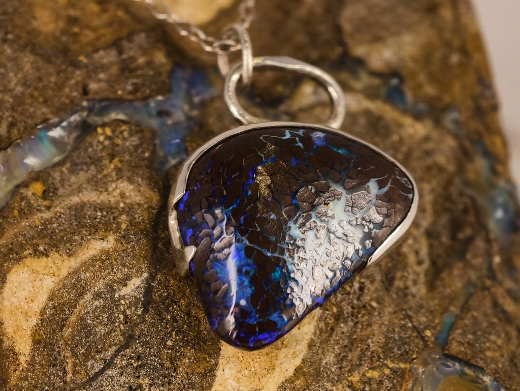 Pendentif en opale boulder — vue 8 — Tirou Bijou
