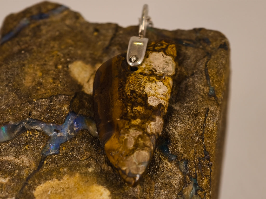 Pendentif en opale boulder — vue 2 — Tirou Bijou