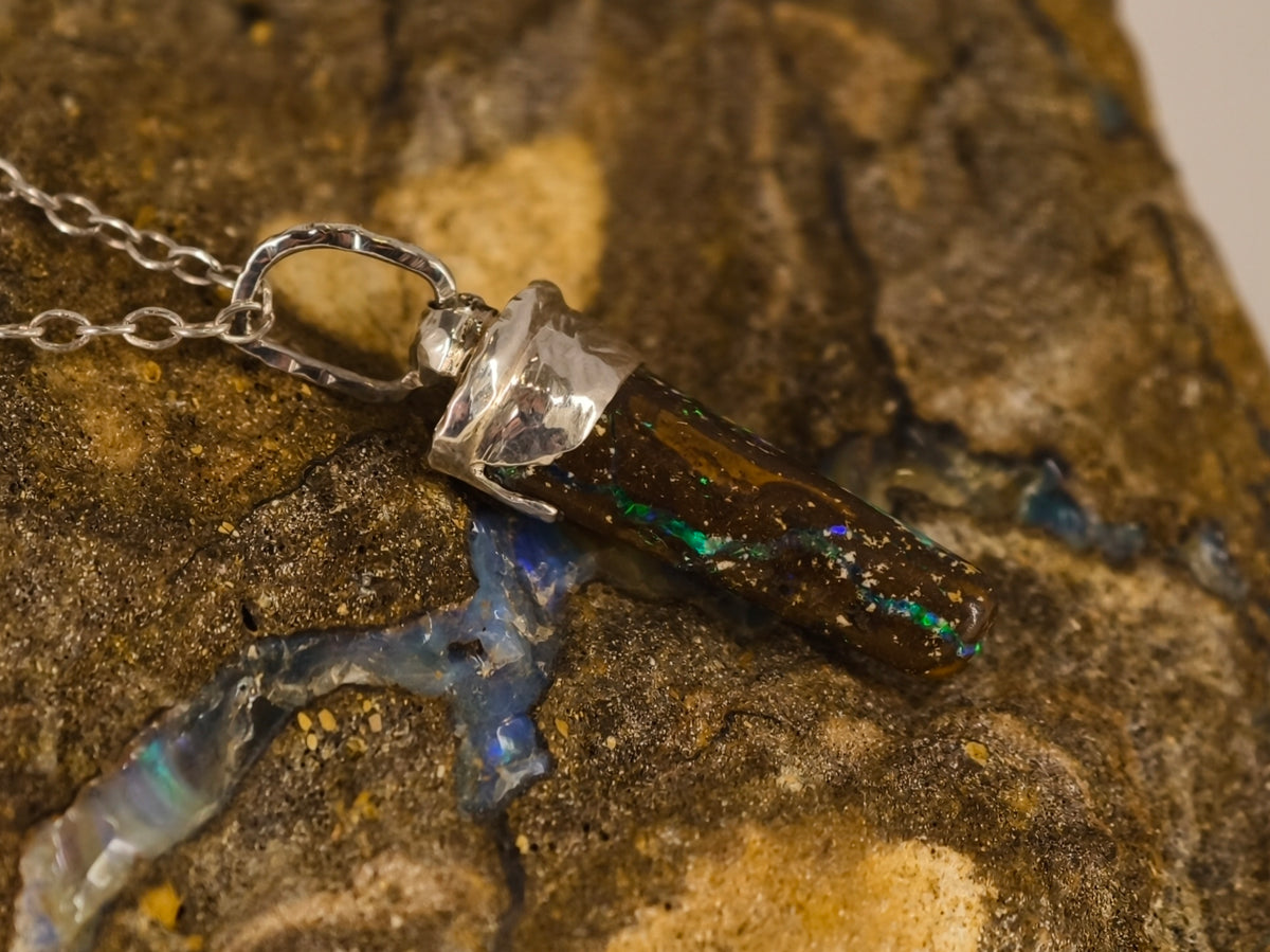 Pendentif en opale boulder — vue 6 — Tirou Bijou
