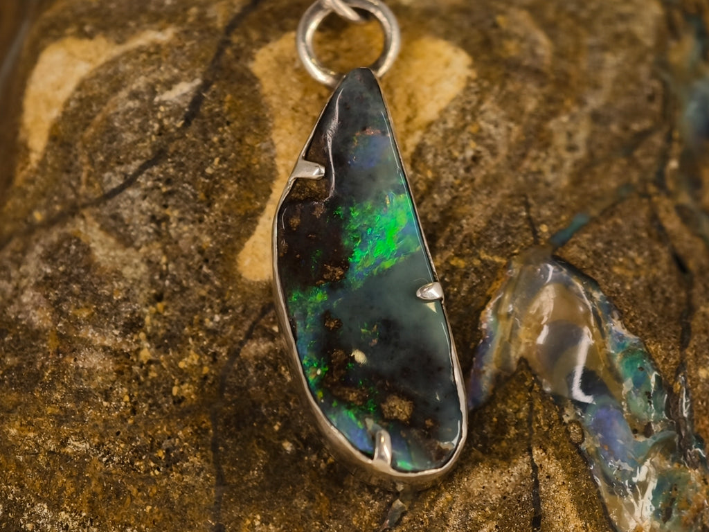 Pendentif en opale boulder — vue complémentaire — Tirou Bijou