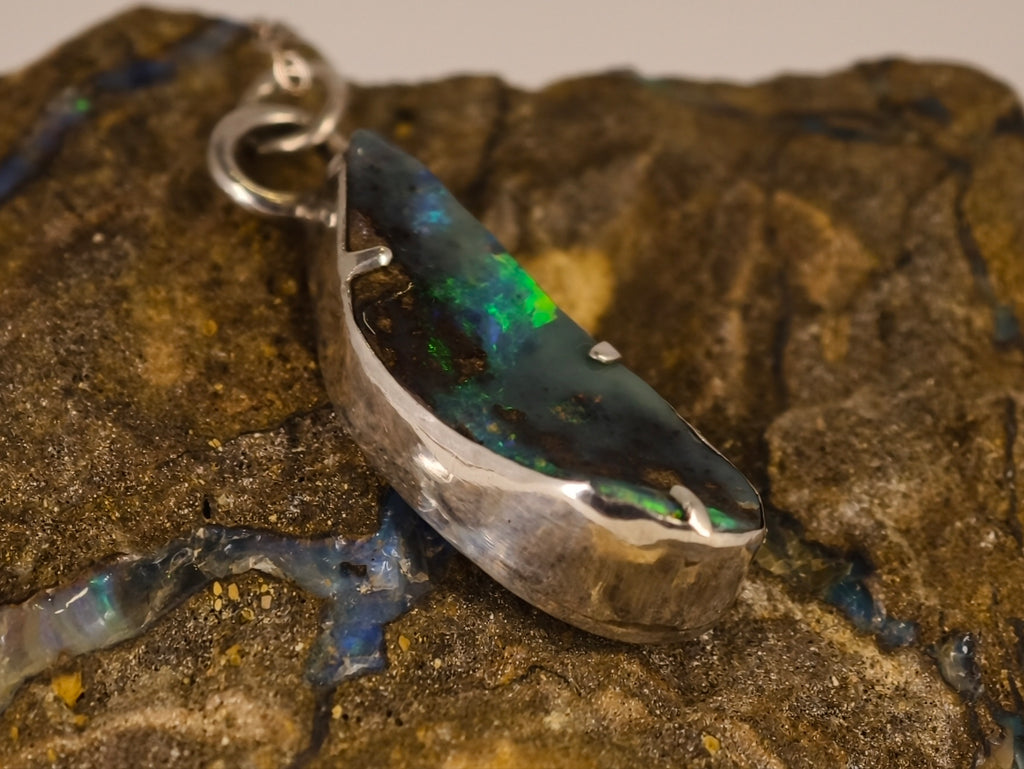 Pendentif en opale boulder — vue 4 — Tirou Bijou