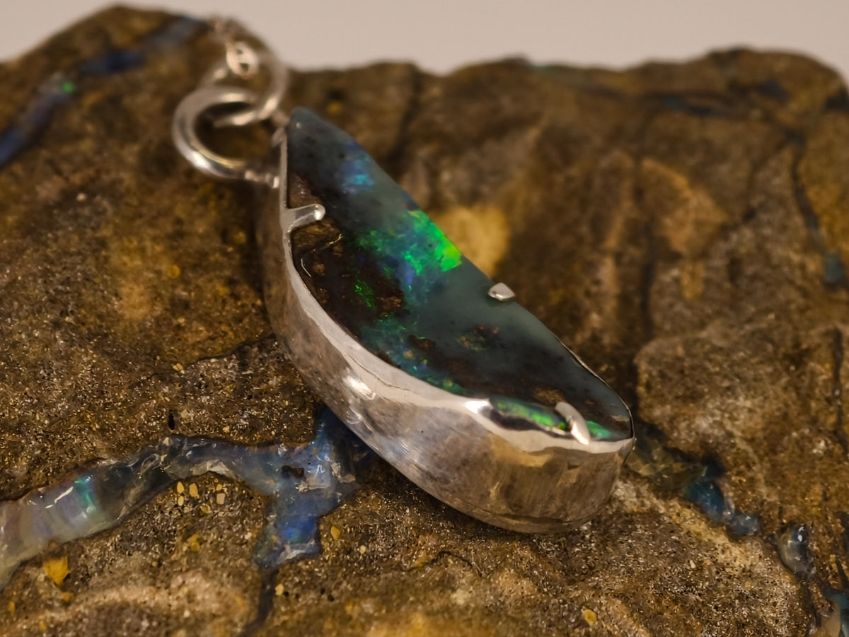 Pendentif en opale boulder — vue 4 — Tirou Bijou