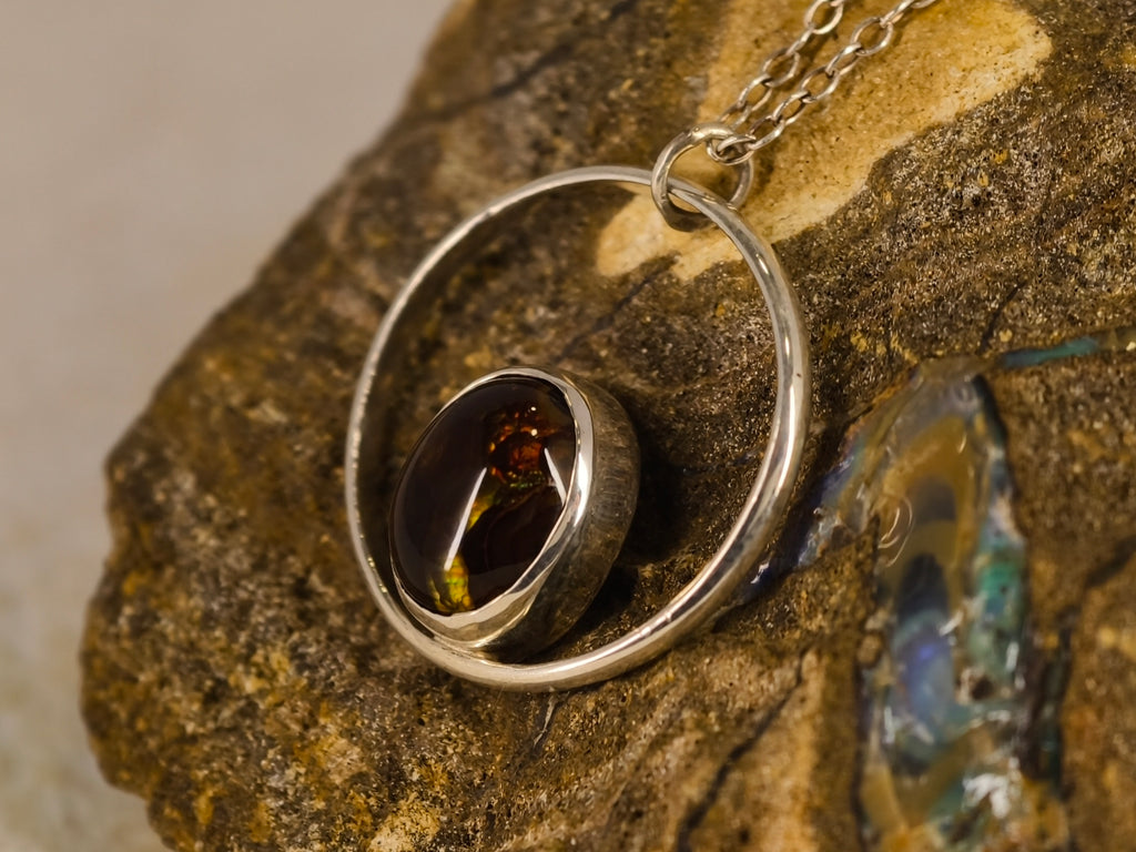 Pendentif en agate de feu — vue 3 — Tirou Bijou
