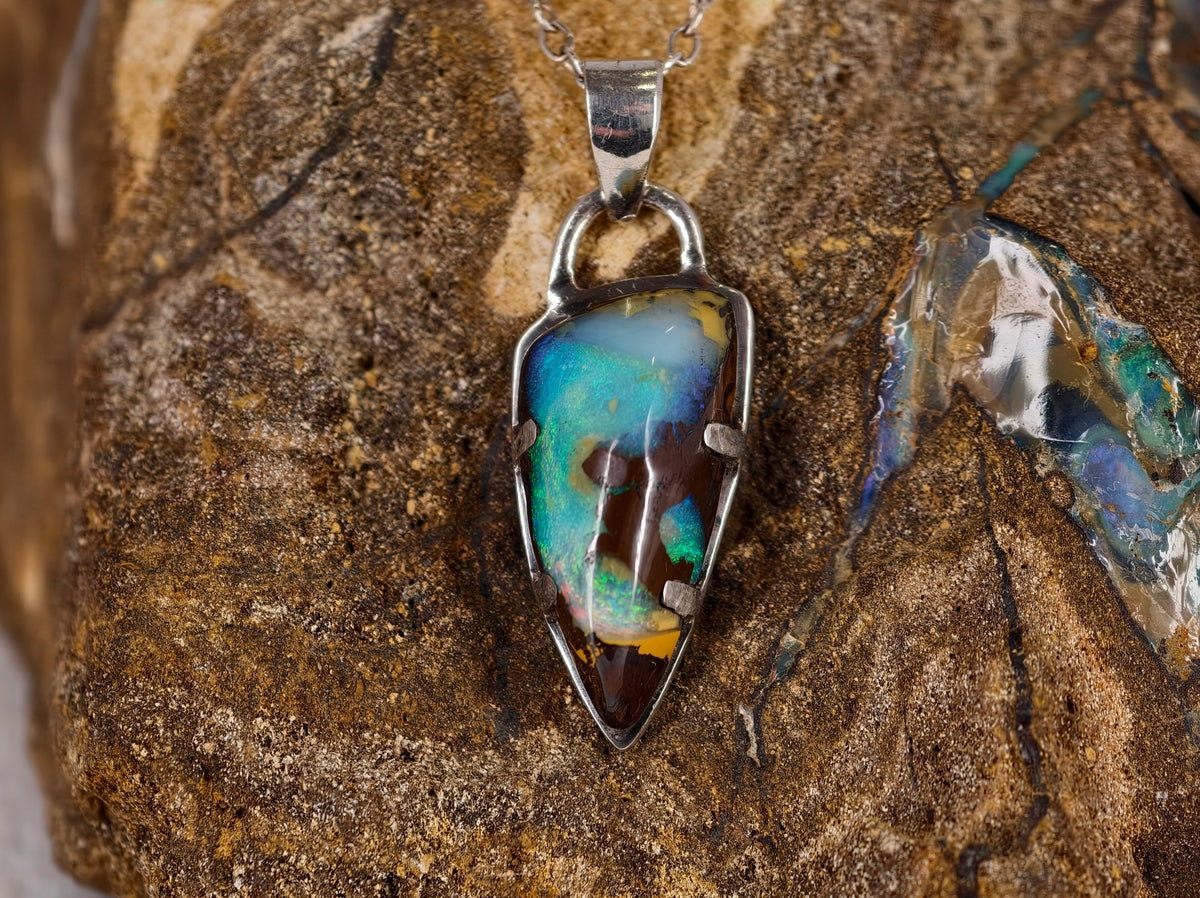 Pendentif en opale boulder — vue 1 — Tirou Bijou
