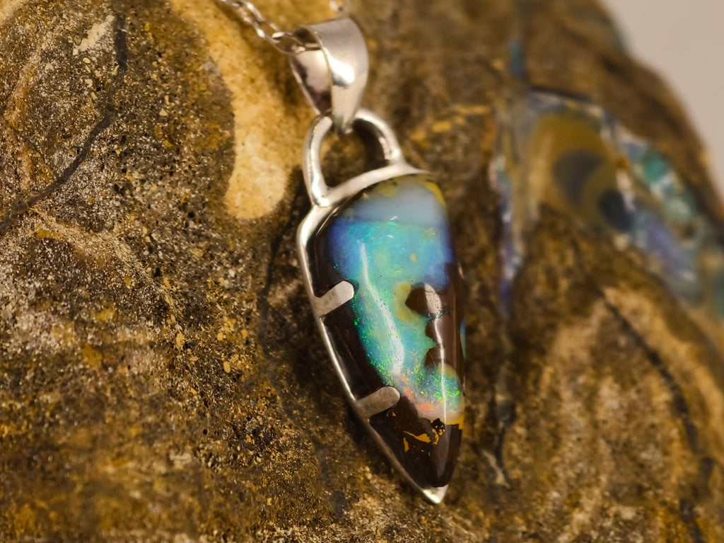 Pendentif en opale boulder — vue 4 — Tirou Bijou