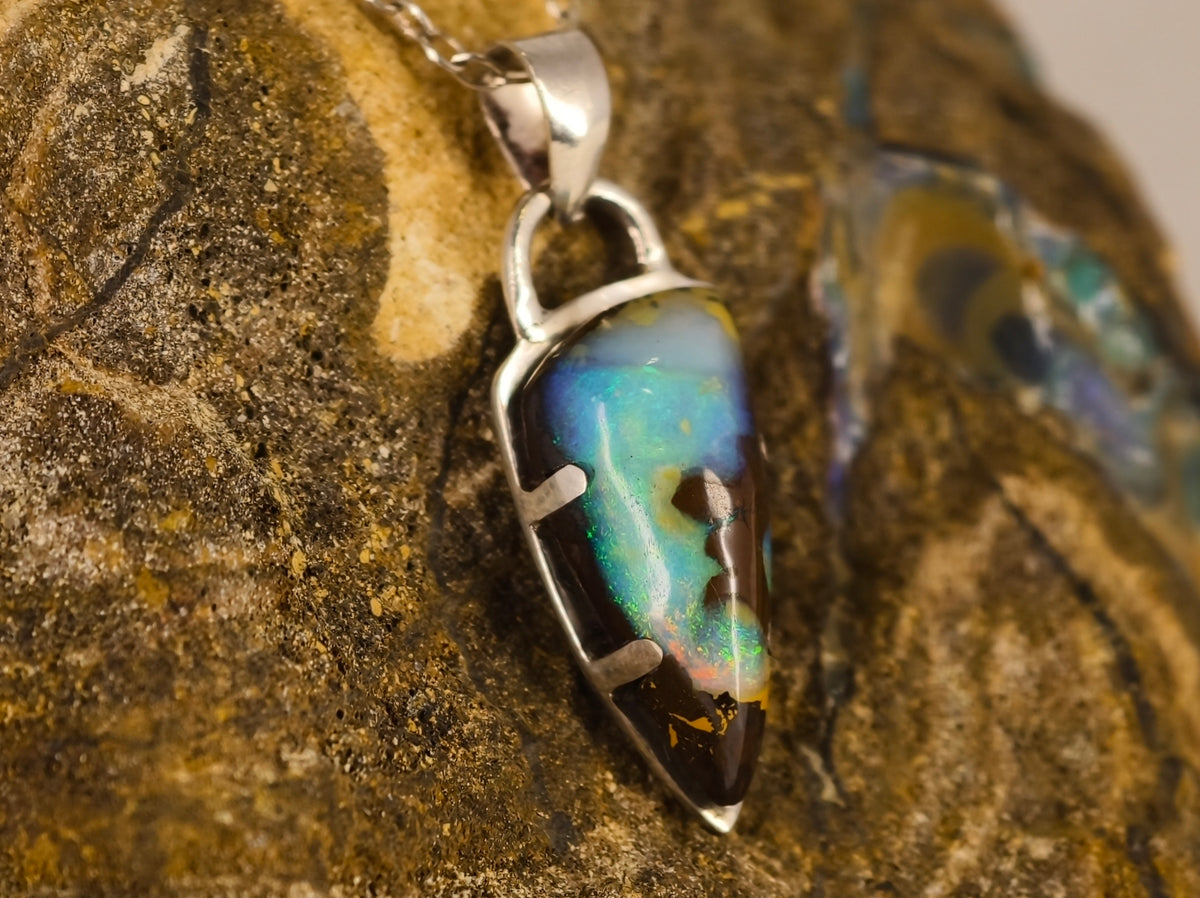 Pendentif en opale boulder — vue 4 — Tirou Bijou