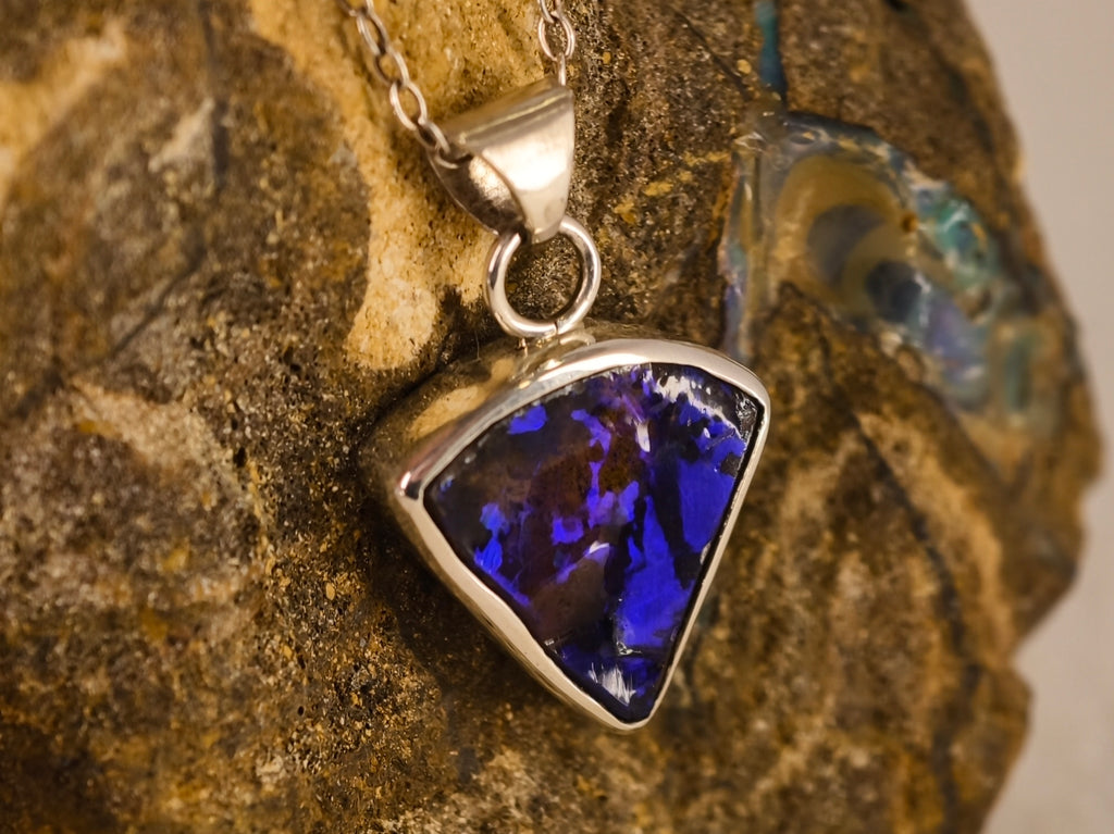 Pendentif en opale boulder — vue 1 — Tirou Bijou