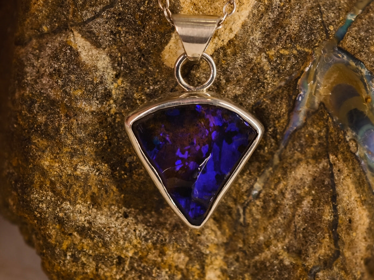 Pendentif en opale boulder — vue 8 — Tirou Bijou