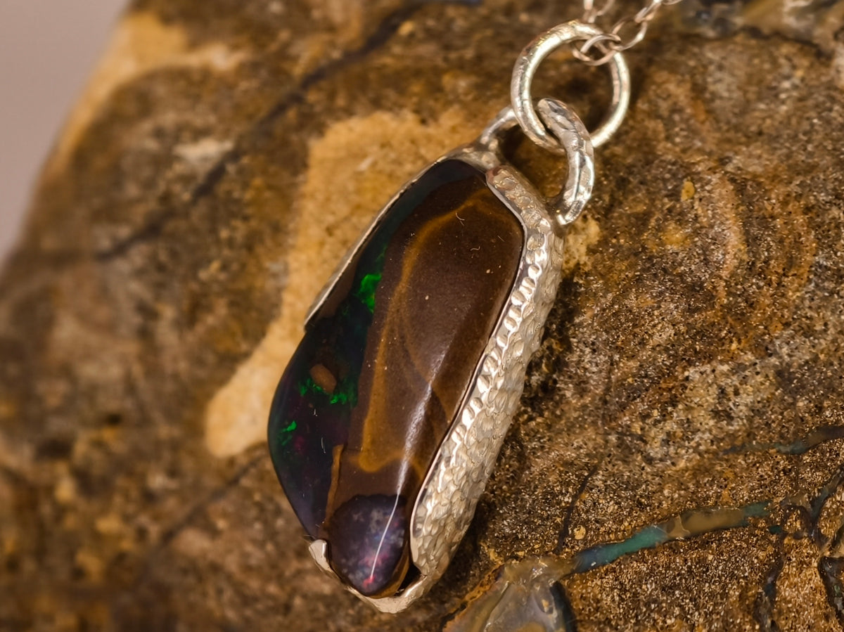 Pendentif en opale boulder — vue complémentaire — Tirou Bijou