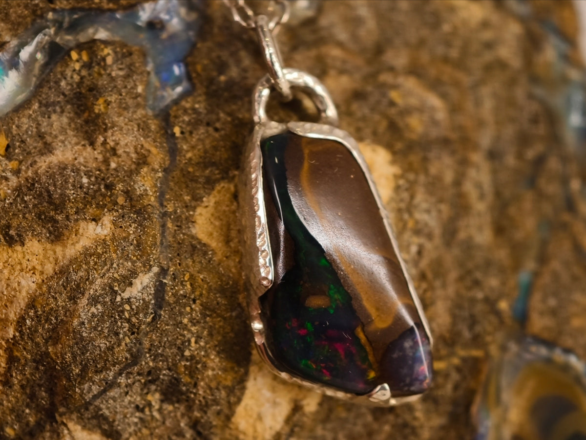 Pendentif en opale boulder — vue 4 — Tirou Bijou