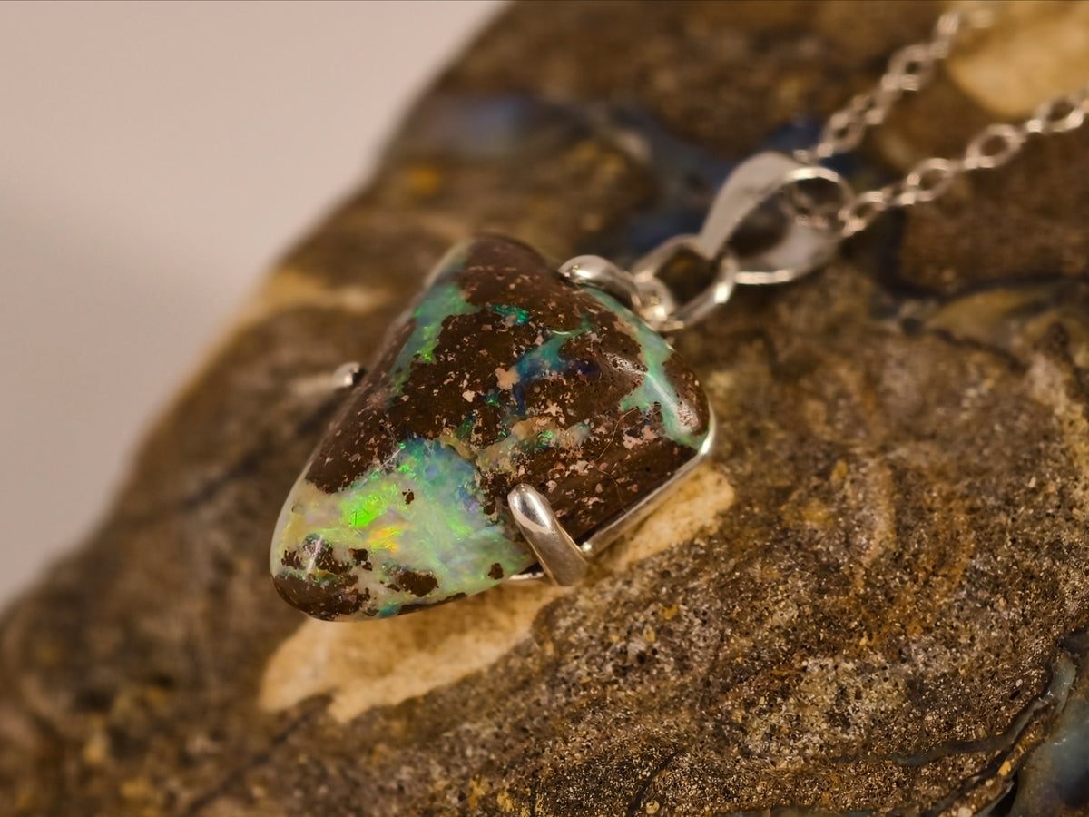 Pendentif en opale boulder — vue 7 — Tirou Bijou