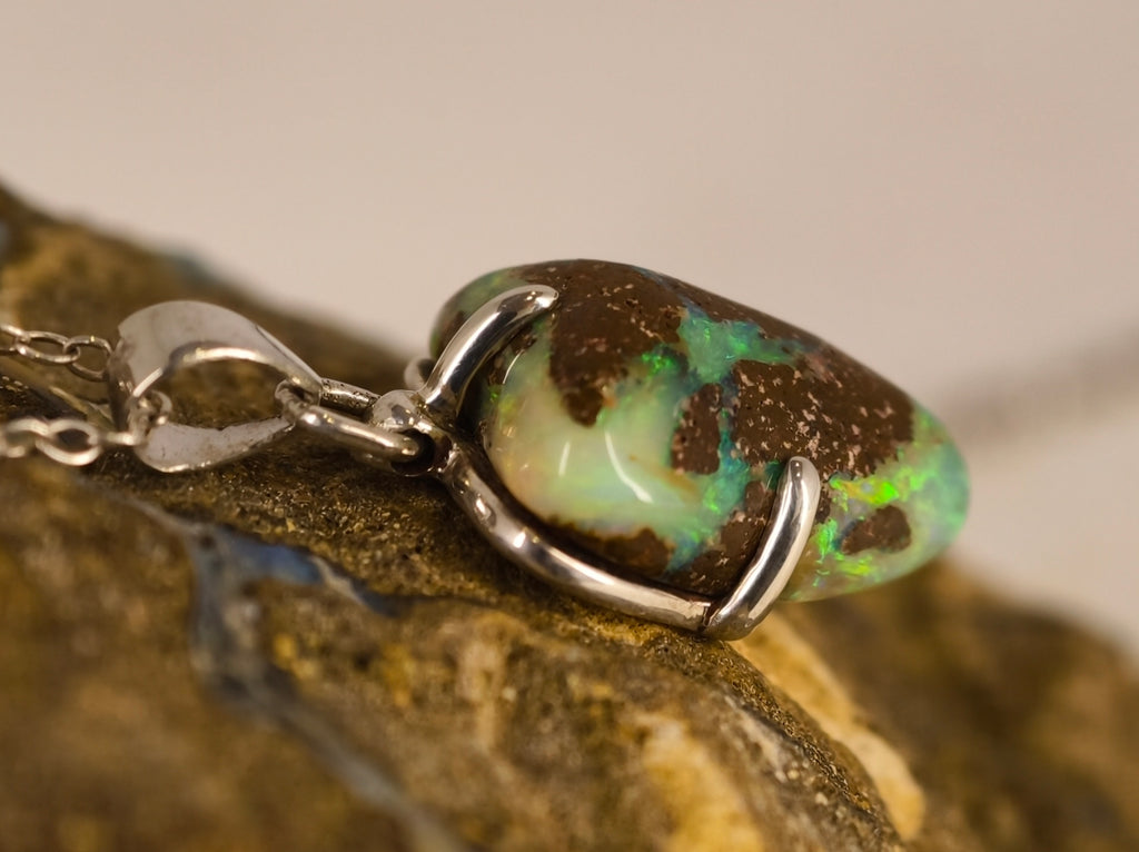 Pendentif en opale boulder — vue 9 — Tirou Bijou