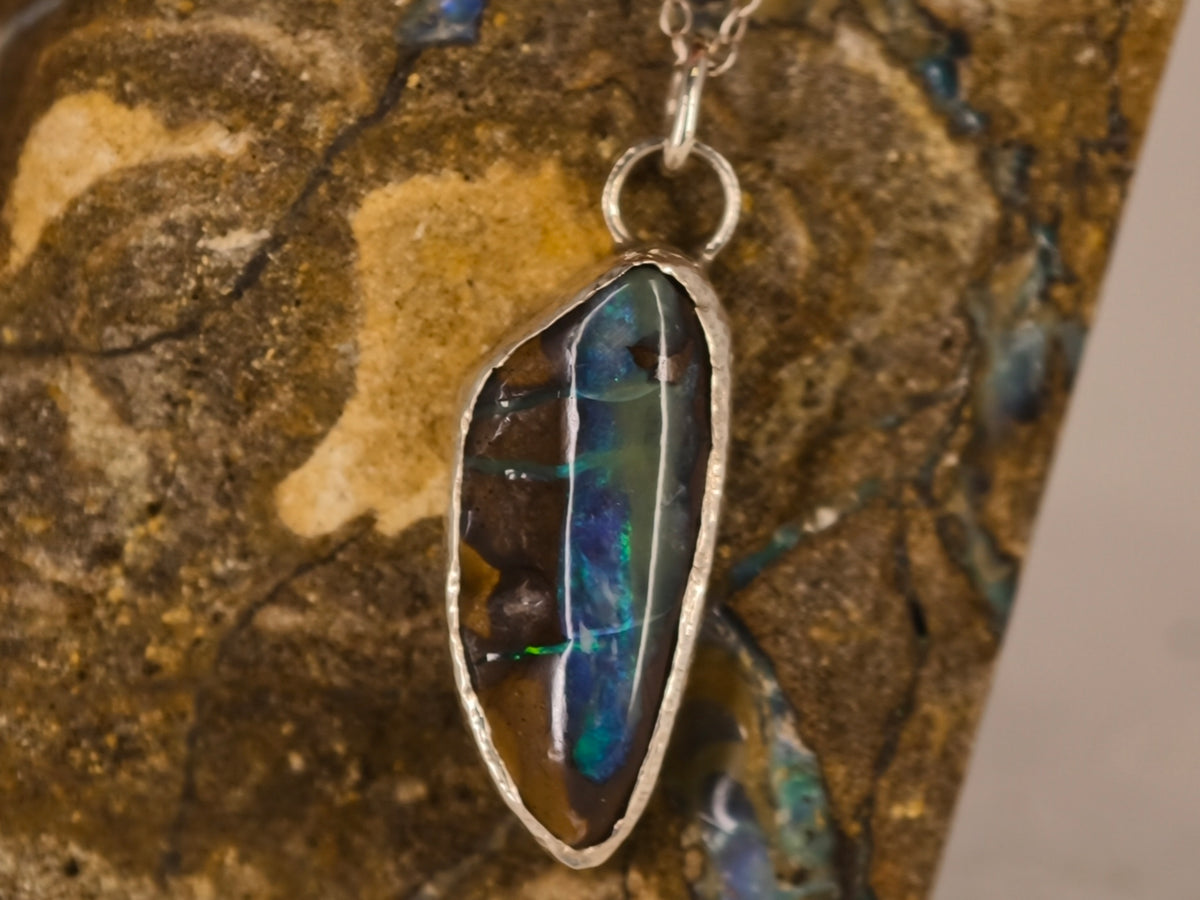 Pendentif en opale boulder — vue 2 — Tirou Bijou