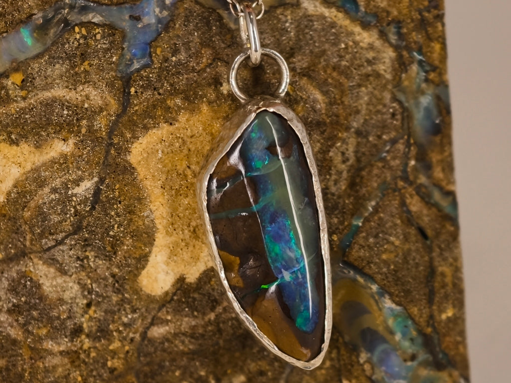Pendentif en opale boulder — vue 3 — Tirou Bijou