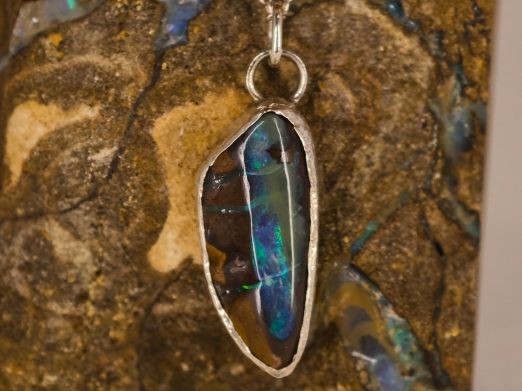 Pendentif en opale boulder — vue 4 — Tirou Bijou