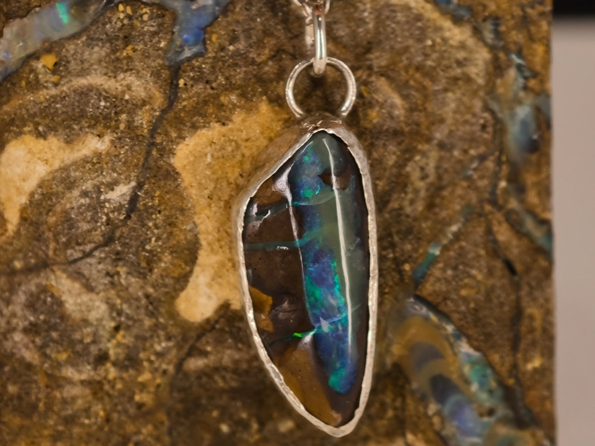 Pendentif en opale boulder — vue 5 — Tirou Bijou