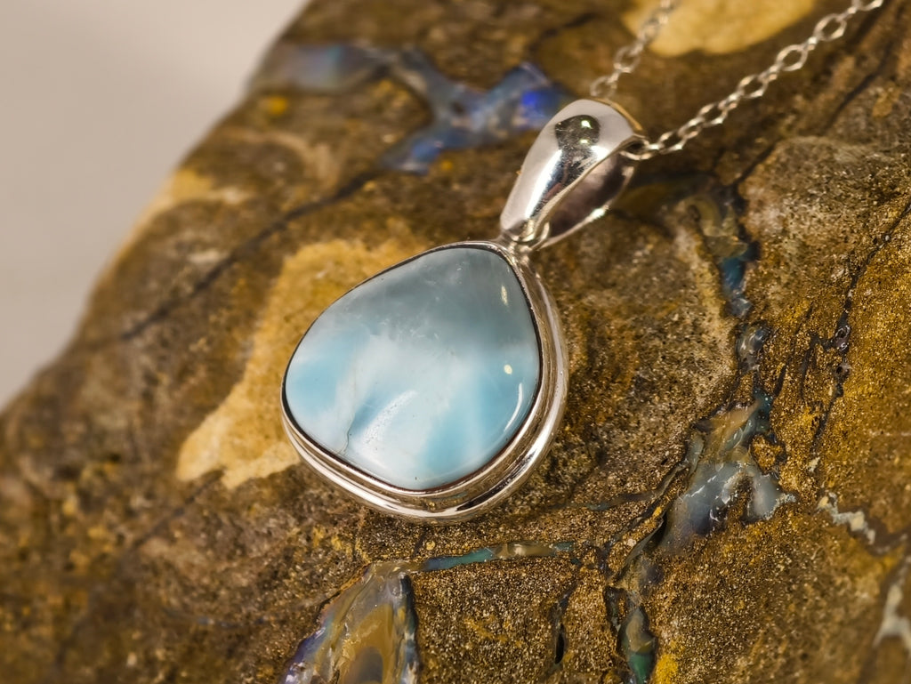 Pendentif en larimar — vue 2 — Tirou Bijou