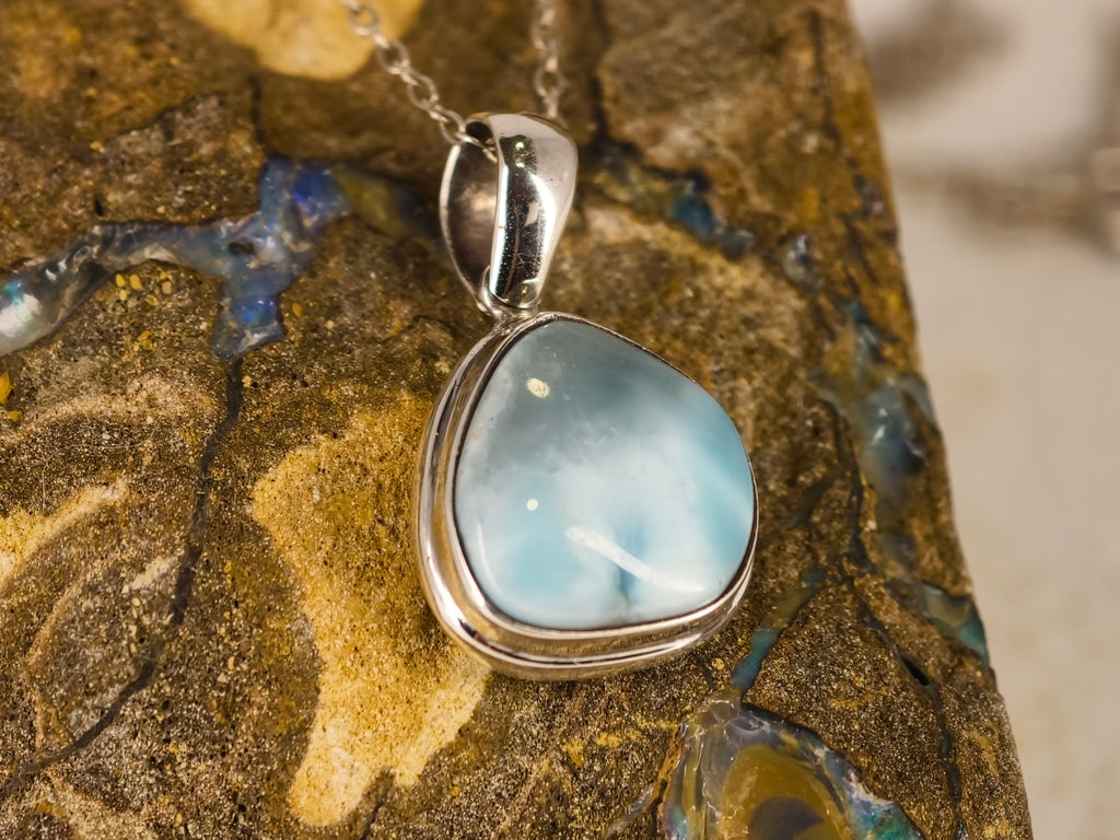 Pendentif en larimar — vue 1 — Tirou Bijou