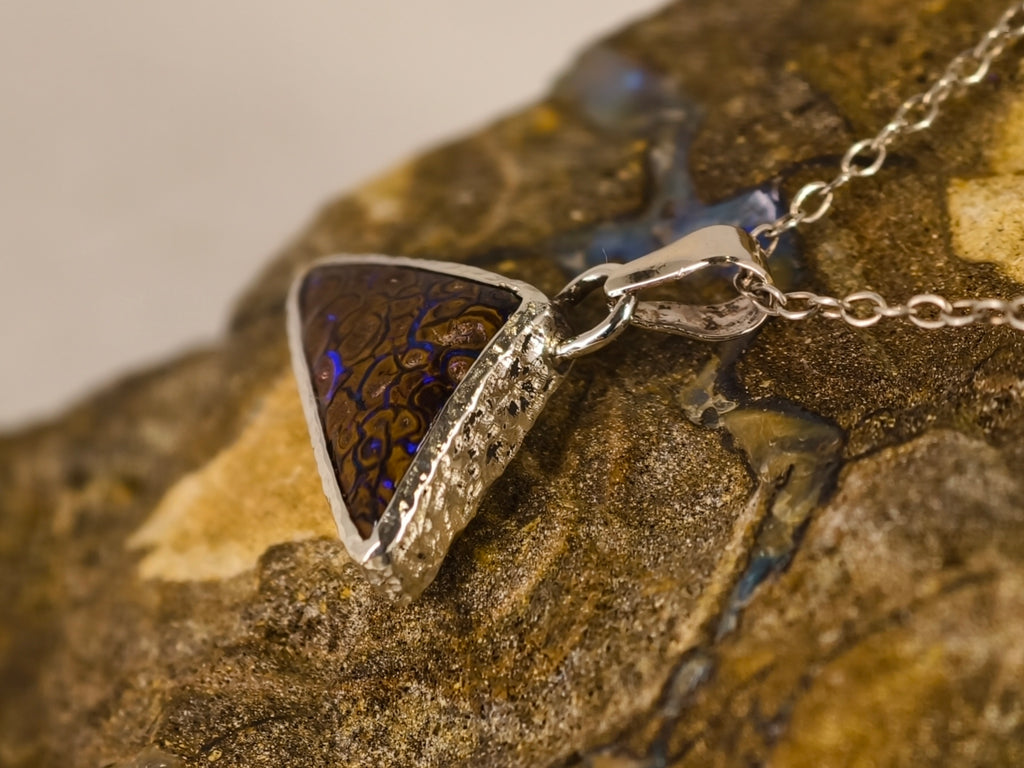 Pendentif en opale boulder — vue 4 — Tirou Bijou