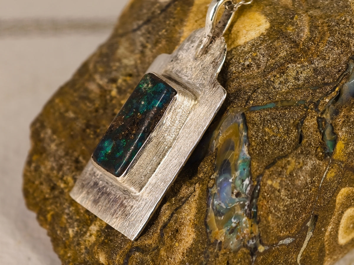 Pendentif en opale boulder — vue 3 — Tirou Bijou