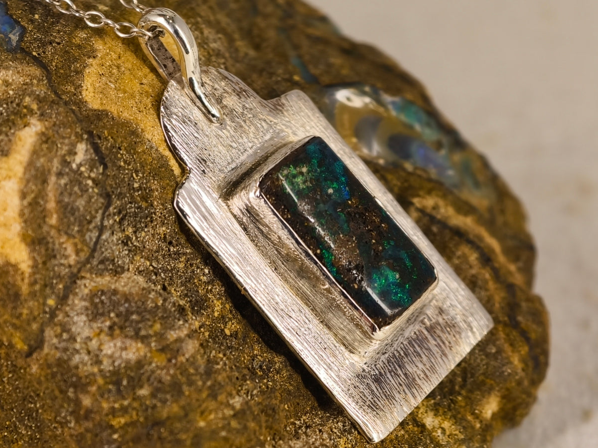 Pendentif en opale boulder — vue 7 — Tirou Bijou