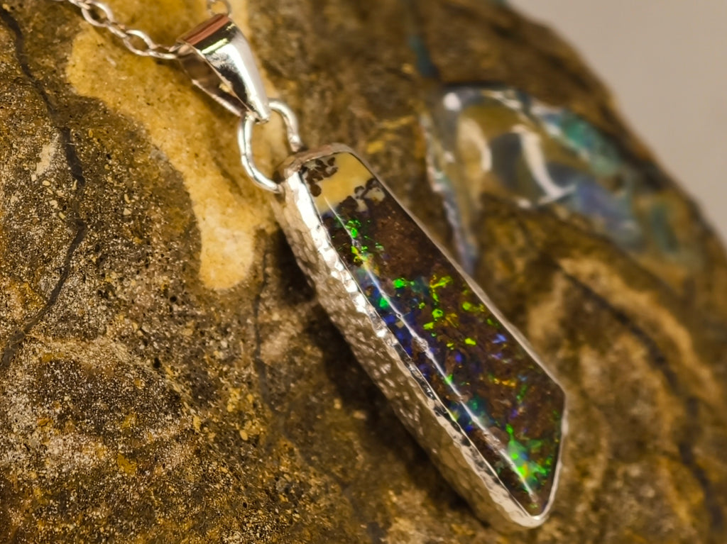 Pendentif en opale boulder — vue 2 — Tirou Bijou