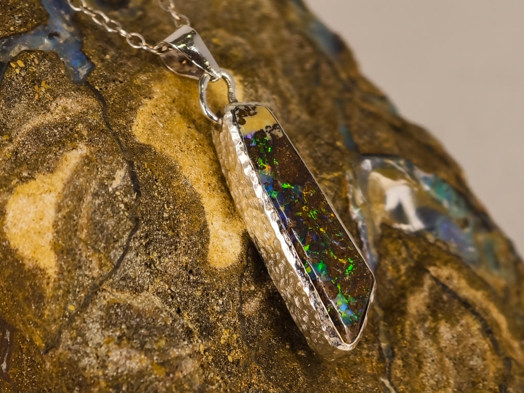 Pendentif en opale boulder — vue 4 — Tirou Bijou