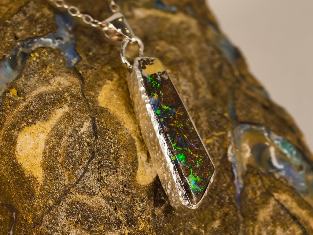 Pendentif en opale boulder — vue 6 — Tirou Bijou