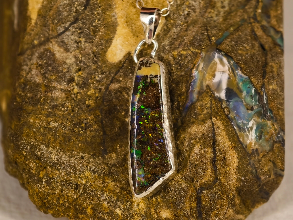 Pendentif en opale boulder — vue 7 — Tirou Bijou