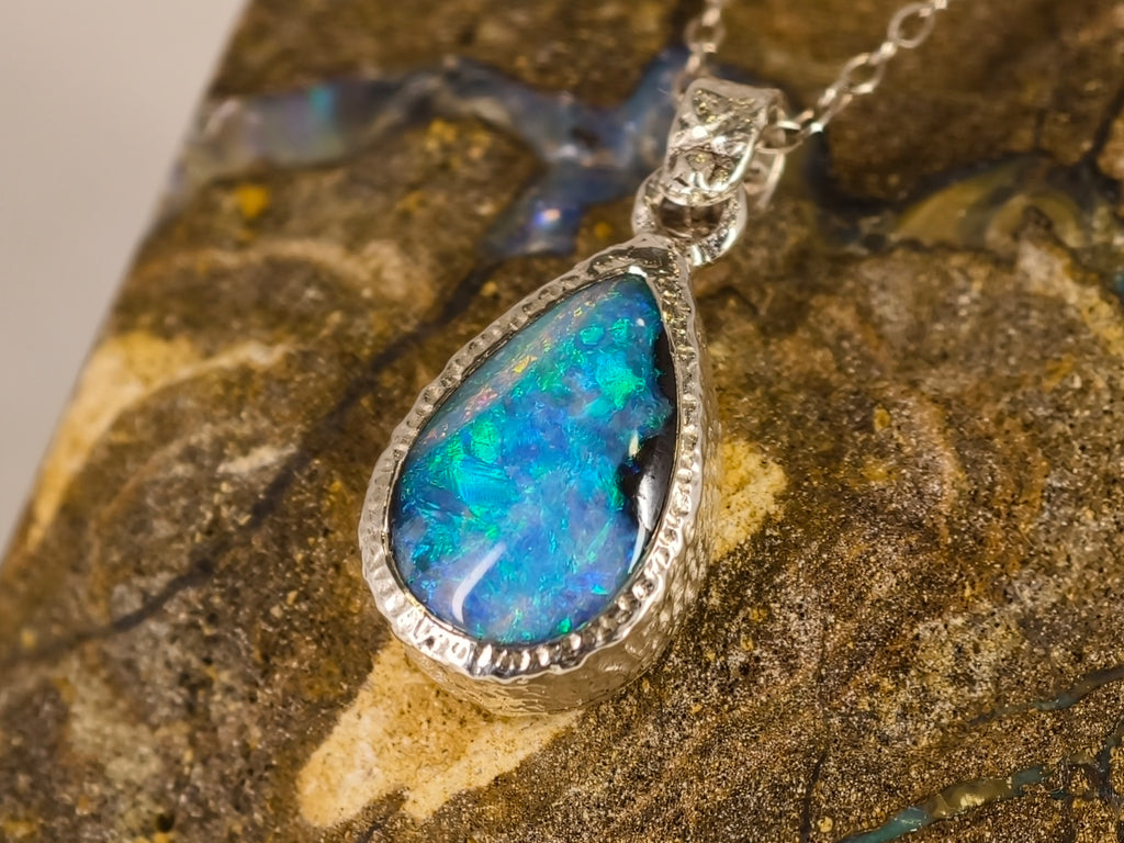 Pendentif en opale boulder — vue 2 — Tirou Bijou