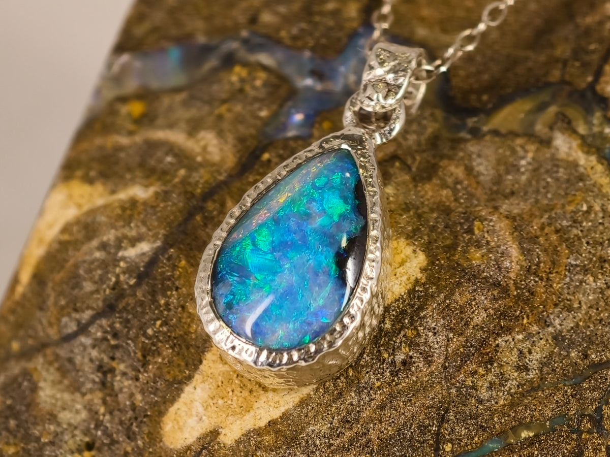 Pendentif en opale boulder — vue 2 — Tirou Bijou