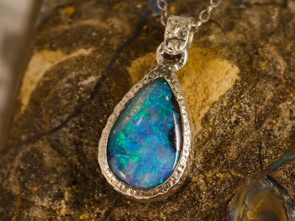 Pendentif en opale boulder — vue 4 — Tirou Bijou