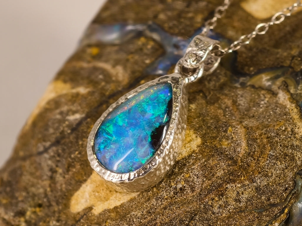 Pendentif en opale boulder — vue 7 — Tirou Bijou