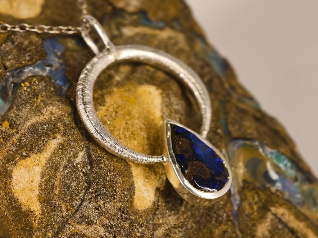 Pendentif en opale boulder — vue 2 — Tirou Bijou