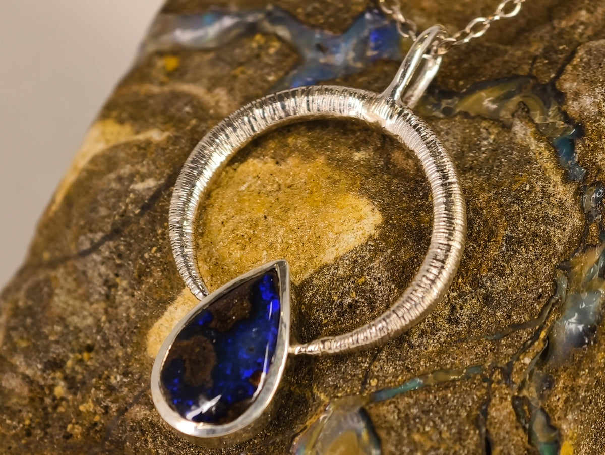 Pendentif en opale boulder — vue 1 — Tirou Bijou
