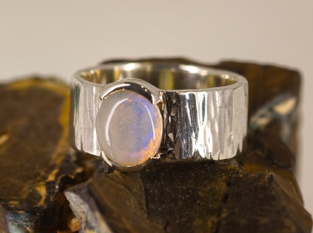 Bague en opale de Lightning Ridge — vue 2 — Tirou Bijou