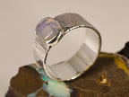 Bague en opale de Lightning Ridge — vue 3 — Tirou Bijou