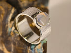Bague en opale de Lightning Ridge — vue 5 — Tirou Bijou